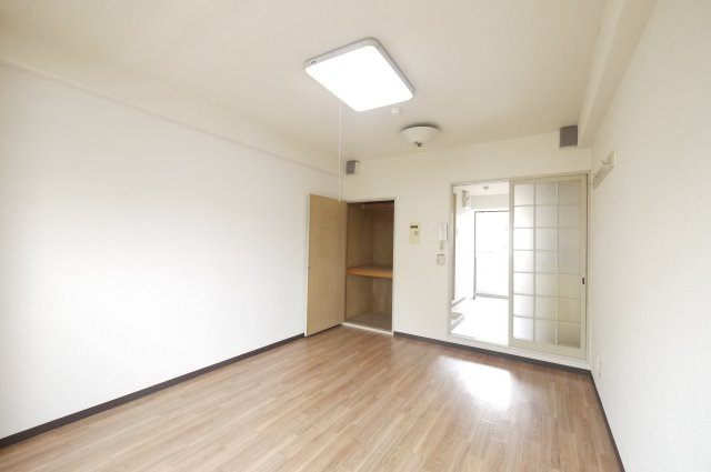 アルフィーネ厚生町の洋室|※写真は別の部屋のものです。