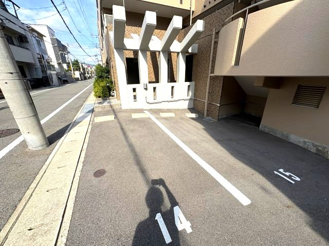 エリム摩耶の駐車場