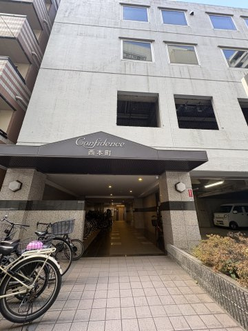 コンフィデンス西本町のエントランス