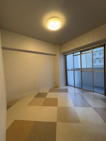 コンフィデンス西本町の洋室