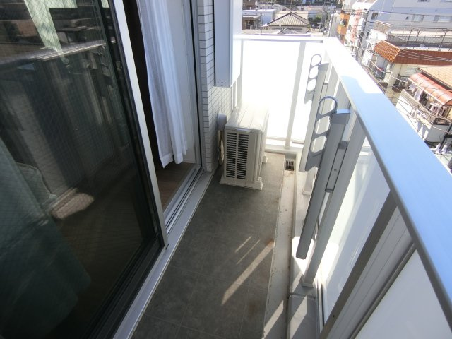 川崎市中原区上丸子山王町１丁目の賃貸マンションのバルコニー|他のお部屋の参考写真となります。