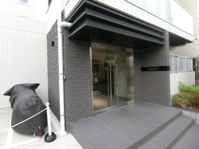 川崎市中原区上丸子山王町１丁目の賃貸マンションのエントランス