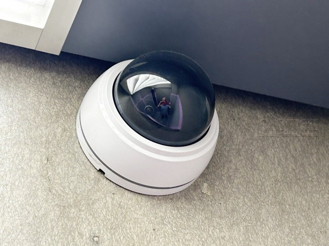 【防犯設備】 | グランディ代官山 | 建物や敷地の隅々に目を光らせる防犯カメラが設置されています。現地を見学される際には、カメラの存在やその台数にも意識を払ってみてください。～即日のご見学可能～　お問合せはお気軽にどうぞ。
