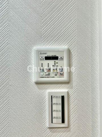 マークゼロワン曳舟レジデンスの冷暖房・空調設備|【浴室乾燥機】暖房・冷風・換気・乾燥が可能です。毎日を快適に過ごせるうれしい機能が揃っています。雨の日の洗濯物も安心です。