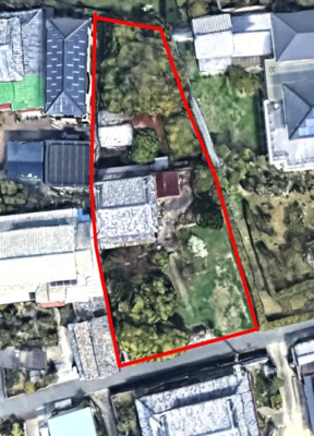 【外観】 | 茨木市宿久庄1丁目建築条件なし売り土地 | ■新規専属専任物件 ■茨木市宿久庄一丁目■土地面積５９５.０３平米（約１７９.９９坪）
■建築条件なし売土地■現状有姿渡し（古家があります。）■南向き・陽当たり・通風良好です
