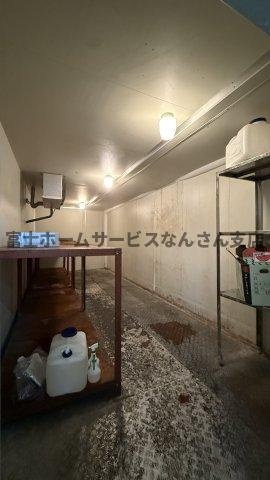 瓦屋町ビルの内装