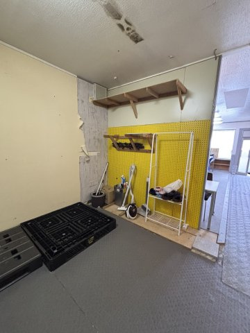 養父元町貸店舗の内装