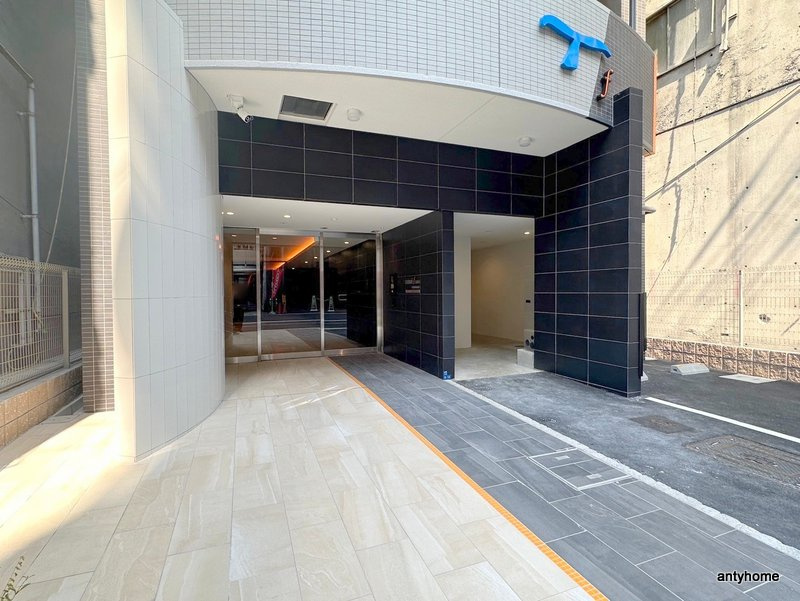 セレニテフラン本町　仲介手数料無料のエントランス