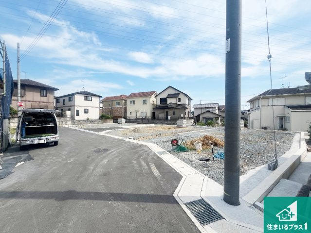 姫路市北平野　新築一戸建ての前面道路含む現地写真|周辺は落ち着いた街並みの住宅地！子育てがしやすい住環境です！まだ未完成ですが、現地でしかわからない事もございます。是非一度ご覧ください。