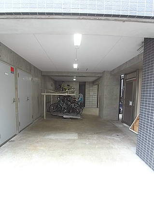 椿の駐車場