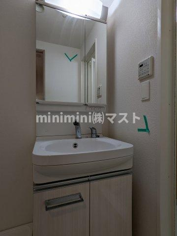 レジュールアッシュ福島フィーノの洗面所