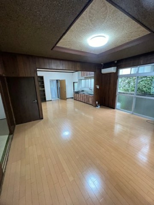 【居間・リビング】 | 広島市安佐北区口田南７丁目　収益物件
