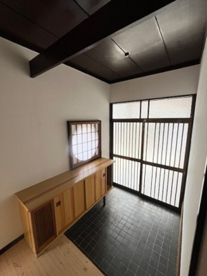 【玄関】 | 広島市安佐北区亀山南2丁目　収益戸建