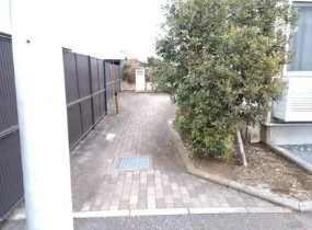 レオパレスアルバト―レのエントランス