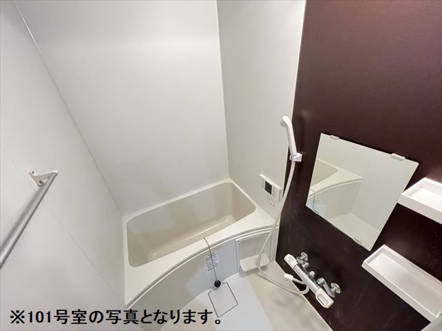 スコールの浴室