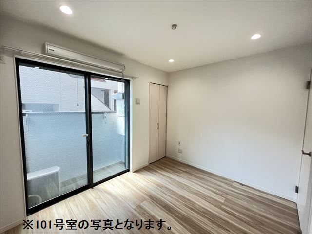 スコールの内装