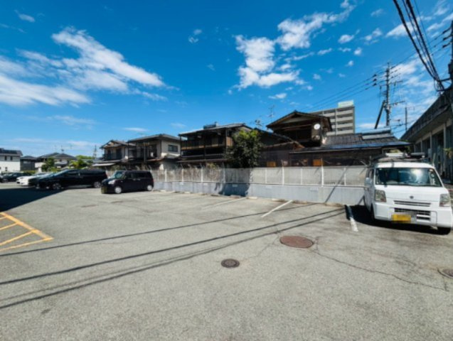 ヴォルフスガルデン熊本南の駐車場
