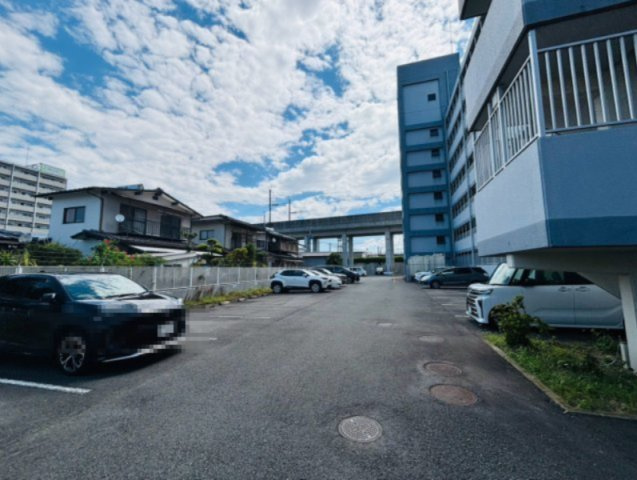 ヴォルフスガルデン熊本南の駐車場
