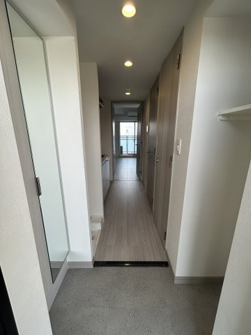 プレサンス塚本ベラビィの玄関