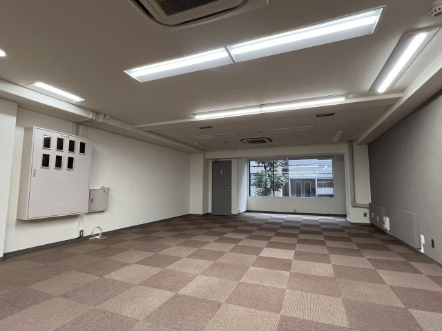 西大手前ビルの内装