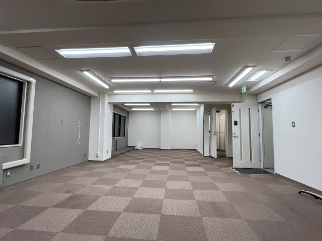 西大手前ビルの内装