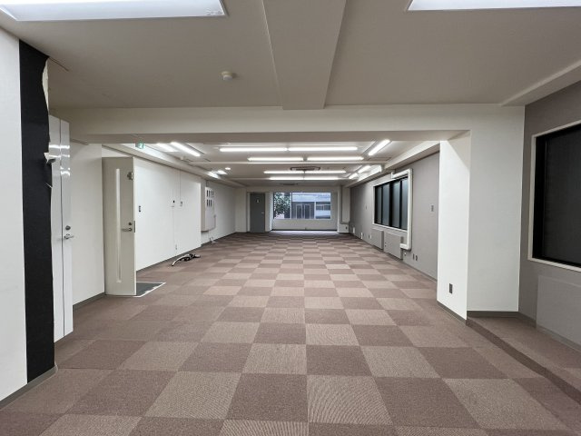 西大手前ビルの内装
