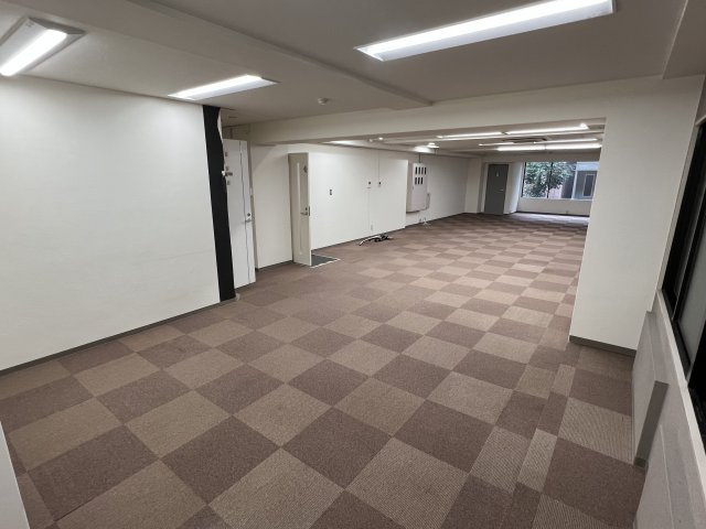 西大手前ビルの内装