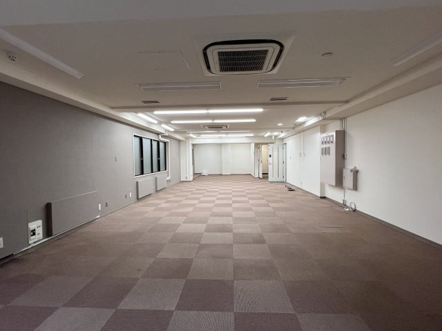 西大手前ビルの内装