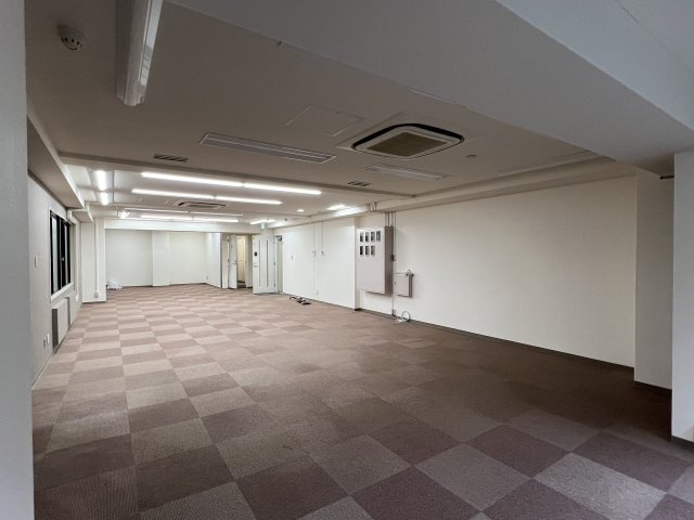 西大手前ビルの内装