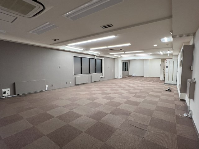 西大手前ビルの内装