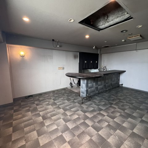 新栄プロパティー昭和町の居間・リビング
