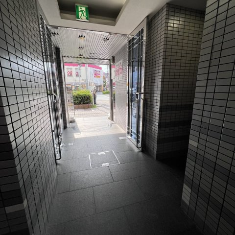 新栄プロパティー昭和町のエントランス