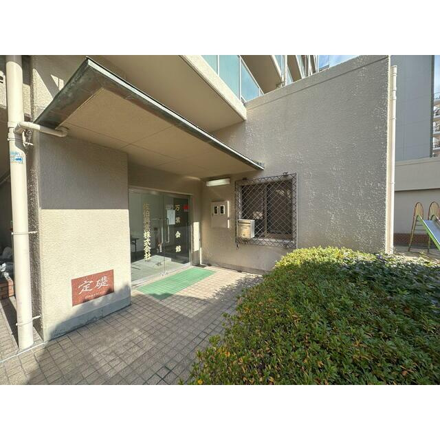 東大阪市菱屋西５丁目の店舗事務所の外観