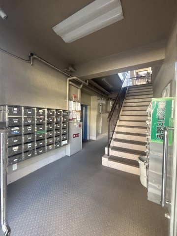 ニュー京阪マンションのロビー