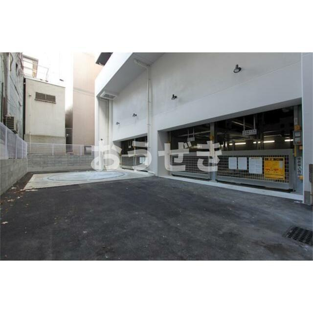 イアース横濱関内の駐車場