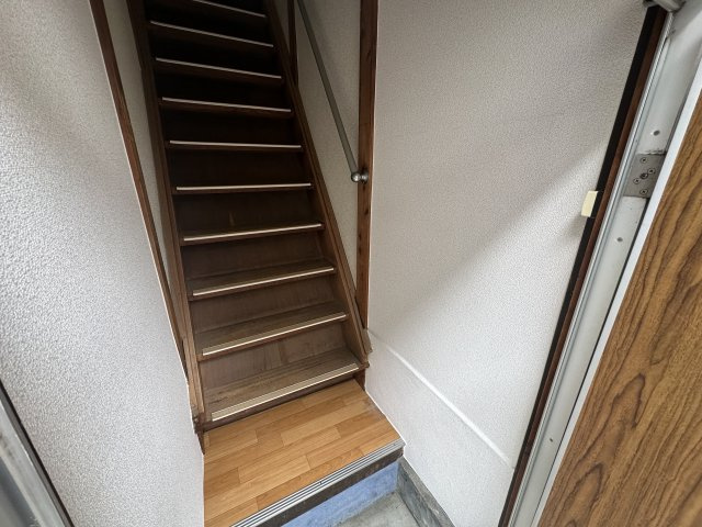 松本文化住宅の玄関
