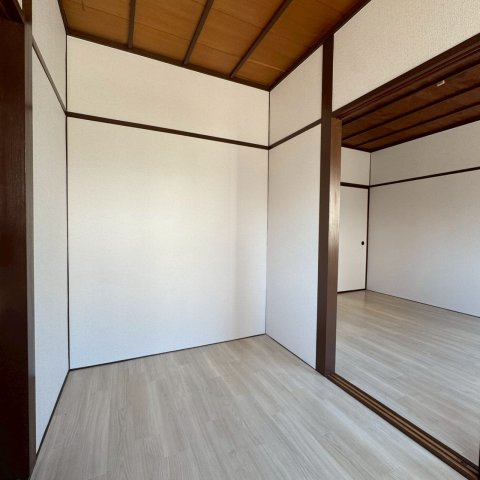 新陽マンションの洋室