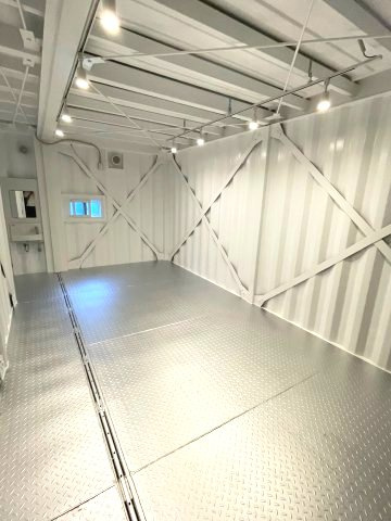 AZTO菱屋東の駐車場