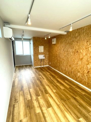 AZTO菱屋東の内装