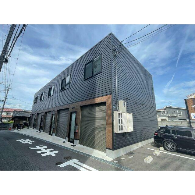 ガレージハウス堀溝の外観