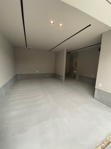 八尾高砂ガレージハウスの内装