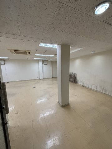 オペルのロビー