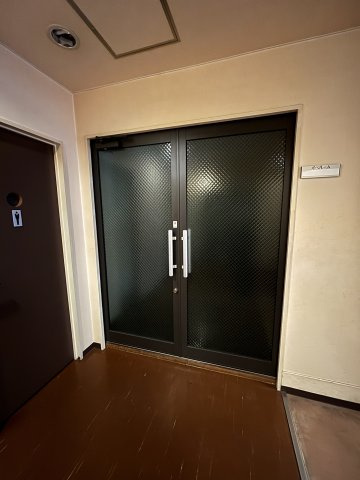 オペルの玄関