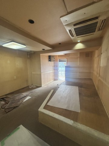 レアレア放出20番館のロビー