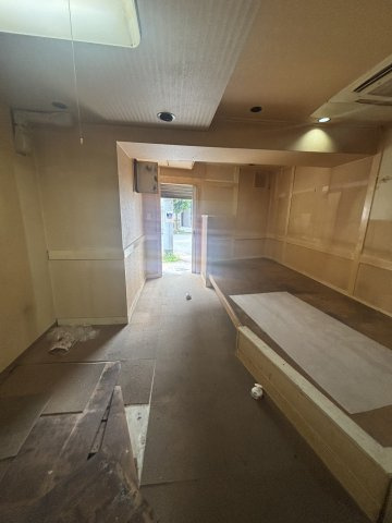 レアレア放出20番館のロビー