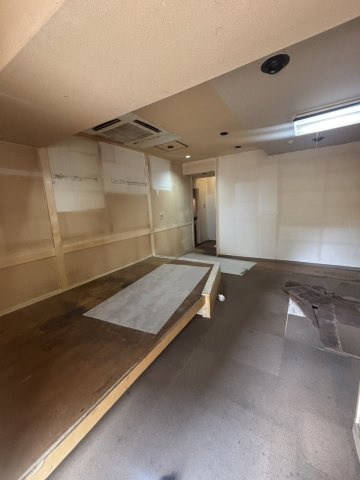 レアレア放出20番館のロビー