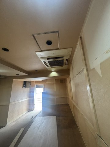 レアレア放出20番館の内装