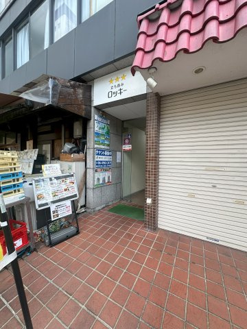 大阪市中央区安土町１丁目の事務所のエントランス