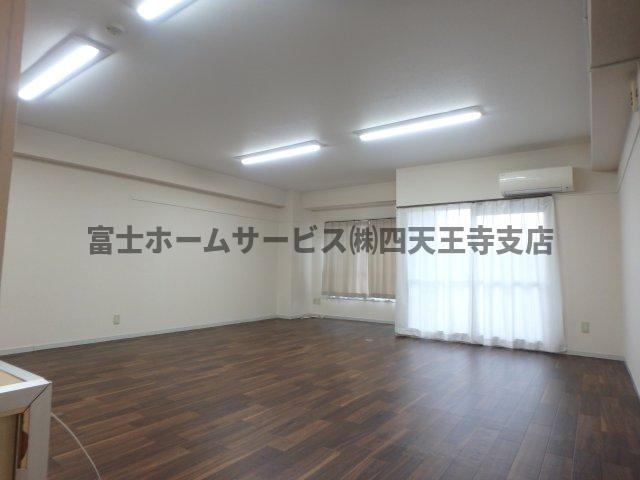 岡田ビルの内装