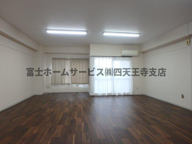 岡田ビルの内装